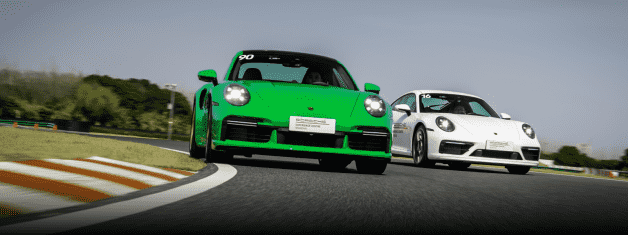 911 Turbo S vs Taycan Turbo